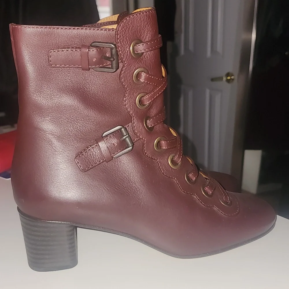 CHLOE Made In Italy NWT REAL LEATHER OXBLOOD TIE UP BUCKLED BOOTIES EU 39